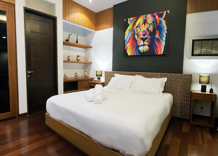 ホテル By Opus Hospitality 4*