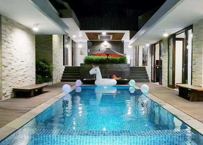 By Opus Hospitality ホテル